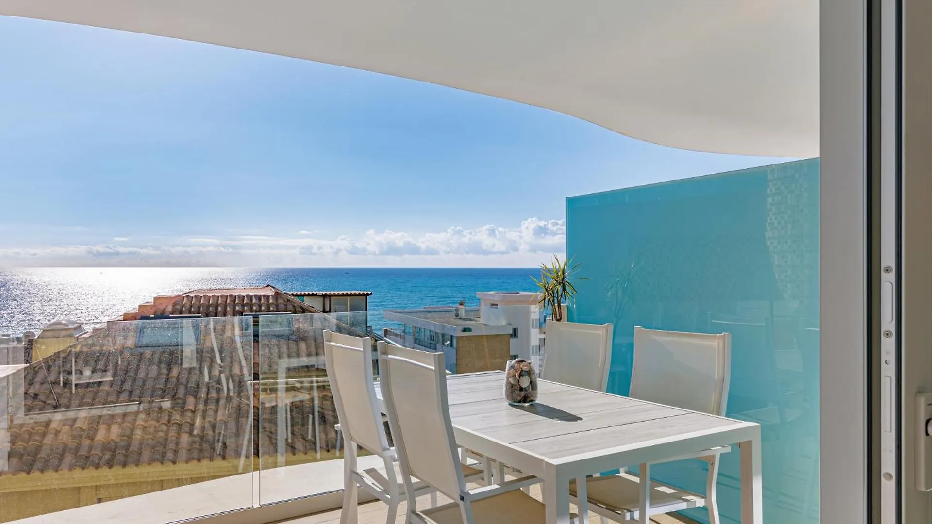 Stunning Seaview Terrace One-Bedroom Apartment Fuengirola